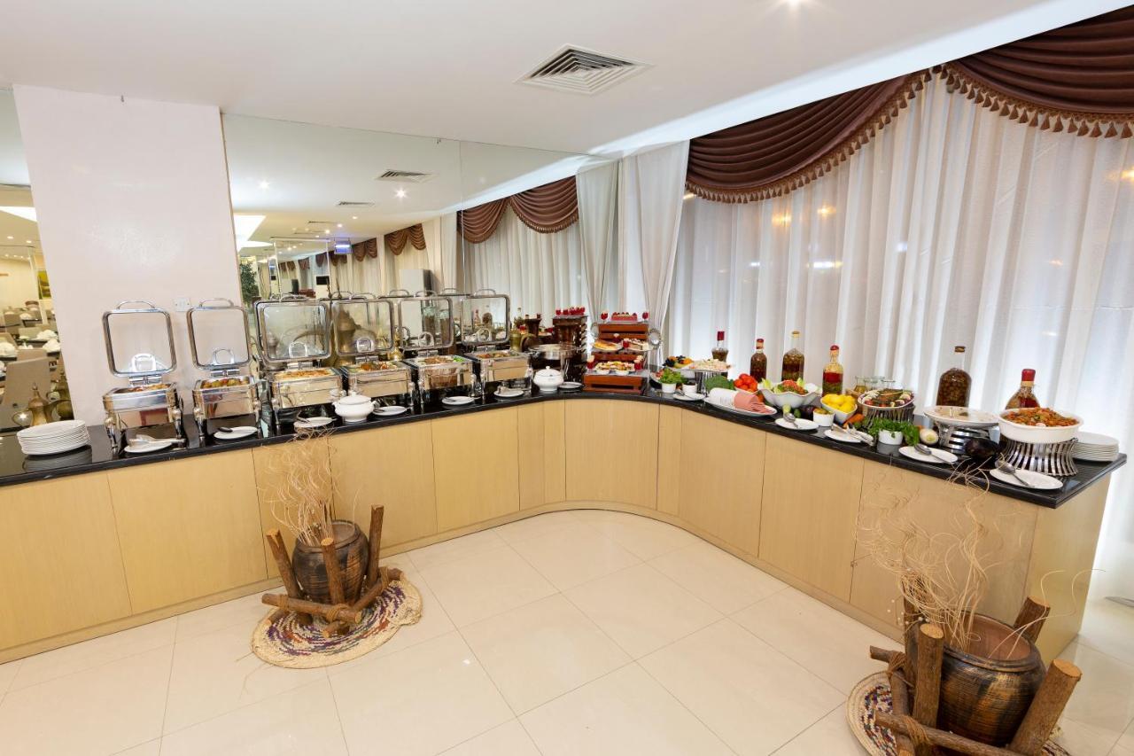 Nova Park Hotel Шарджа Екстериор снимка