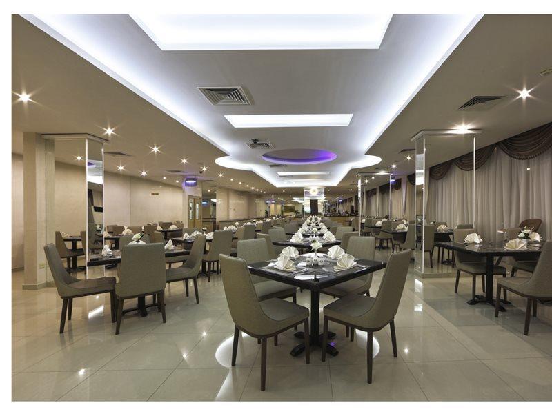Nova Park Hotel Шарджа Екстериор снимка