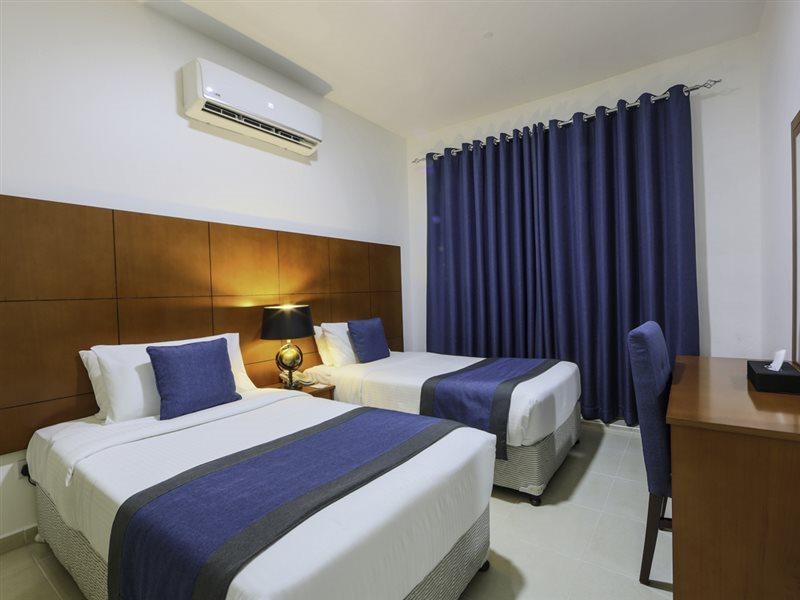 Nova Park Hotel Шарджа Екстериор снимка
