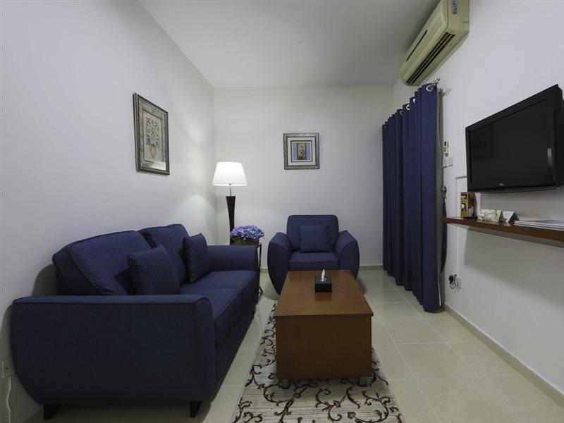 Nova Park Hotel Шарджа Екстериор снимка